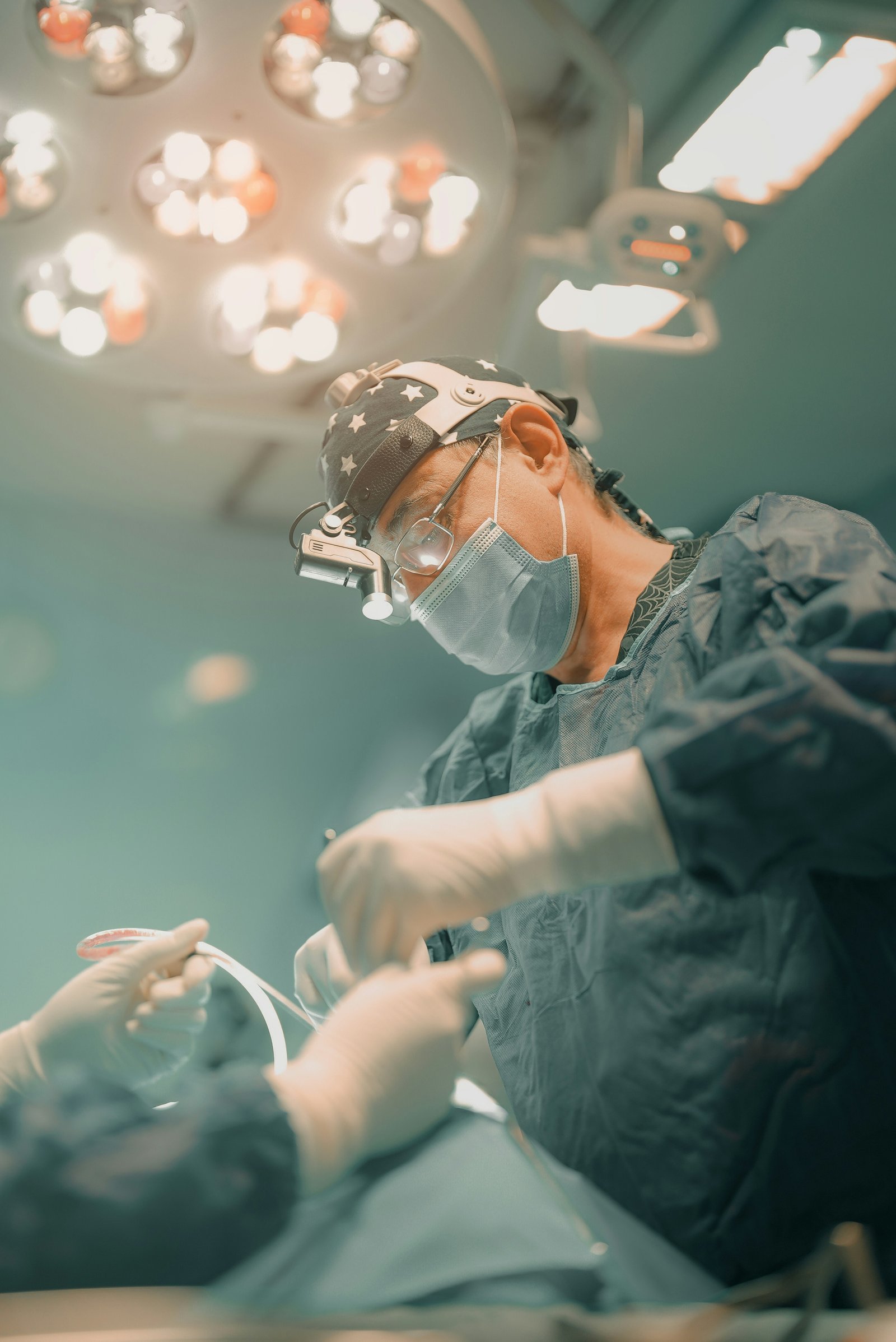 LASIK əməliyyatı nədir və necə həyata keçirilir?